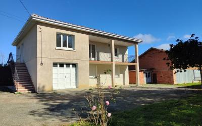 Maison 2 logements possible (2,9ha en option)